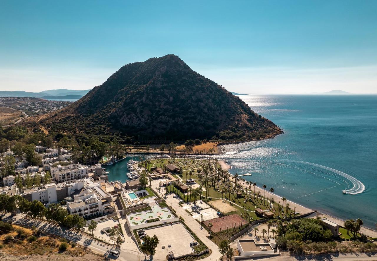 Radisson Collection Hotel, Bodrum Akyarlar Kültér fotó Aerial view of the resort