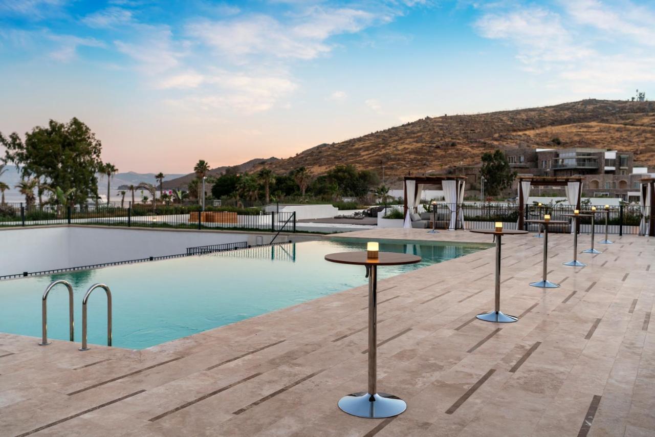 Radisson Collection Hotel, Bodrum Akyarlar Kültér fotó The pool at the hotel