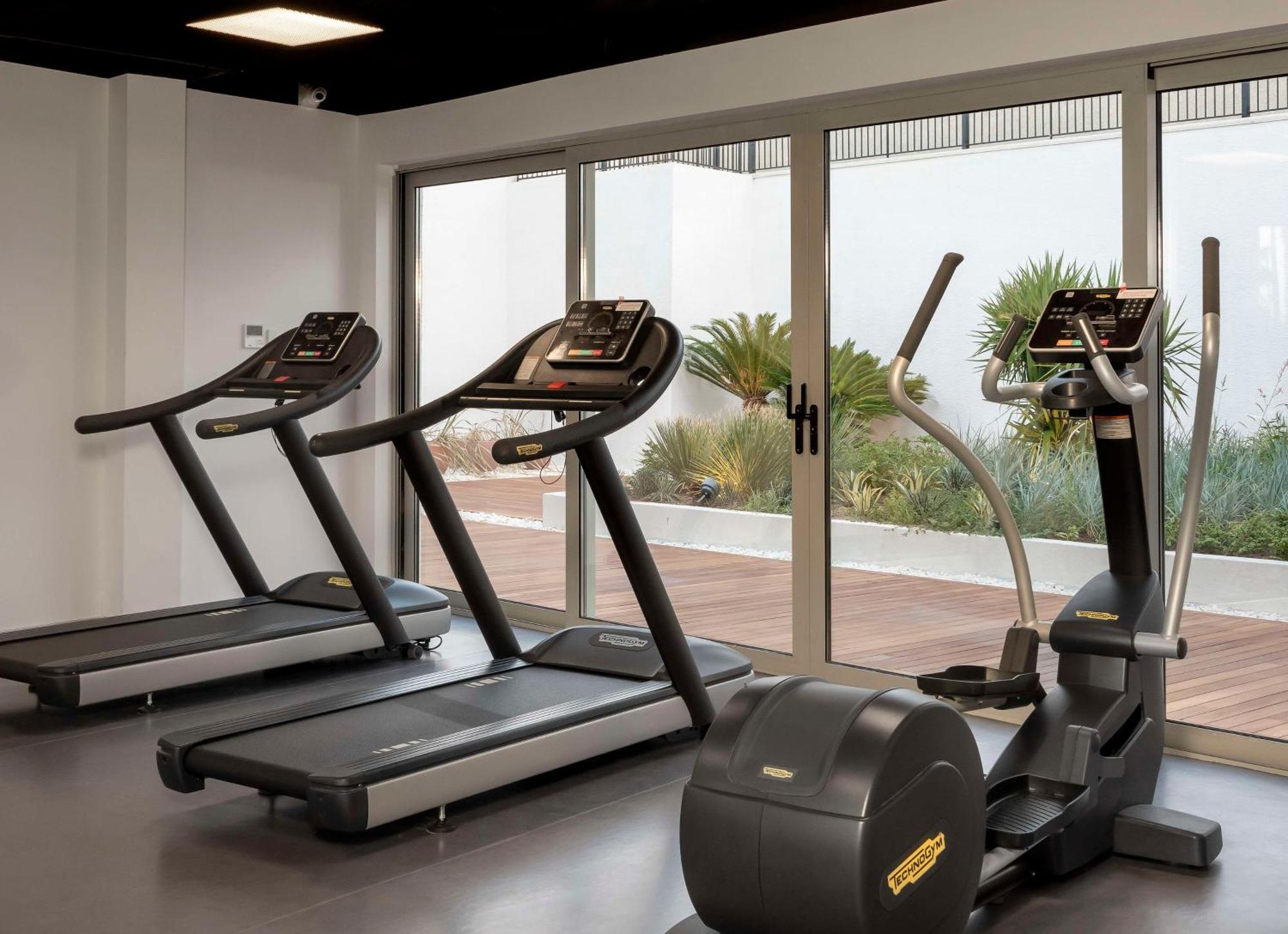 Radisson Collection Hotel, Bodrum Akyarlar Kültér fotó Treadmills and elliptical cross trainer